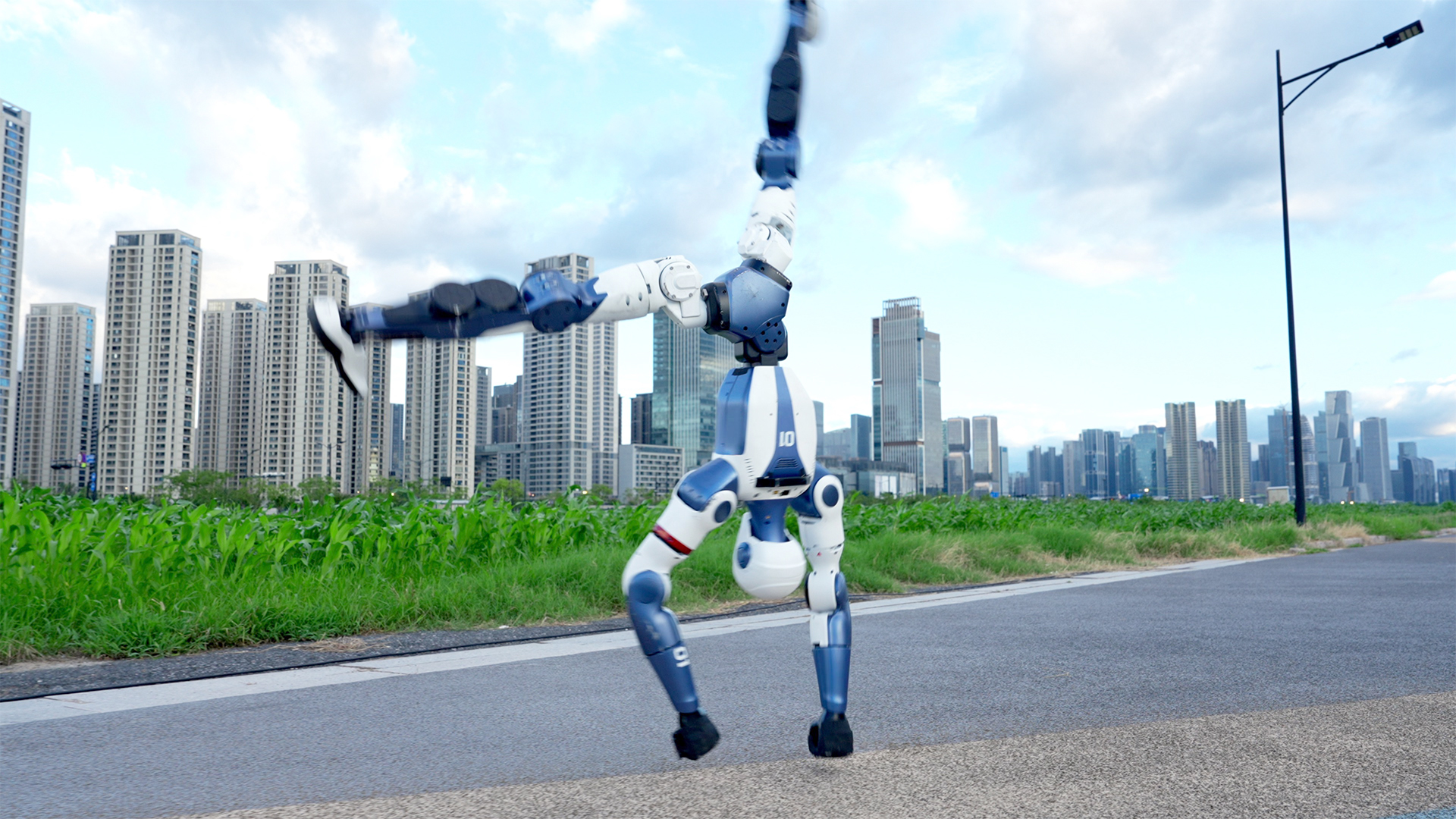 人形机器人R1 高清图片4