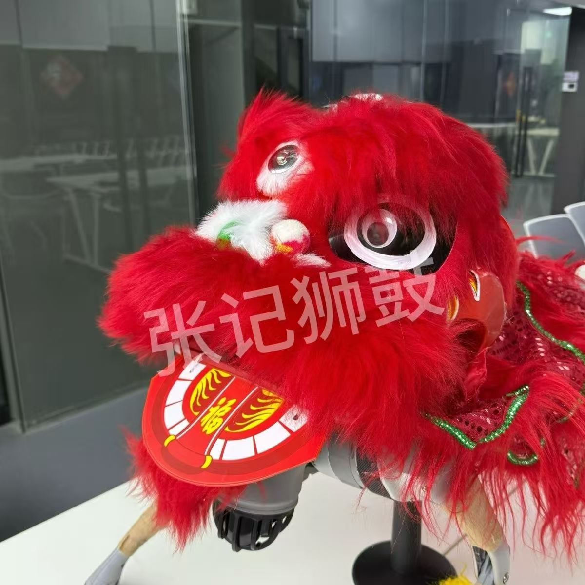 宇树智能机器狗Go2云深处AI绝影狮子狗服装舞狮子醒狮 高清图片2